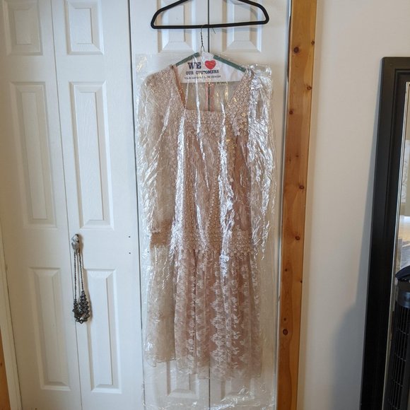 Gorgeous vintage lace, embroidered gown sz 10, Benee by Lori Ann MFG - Picture 13 of 16